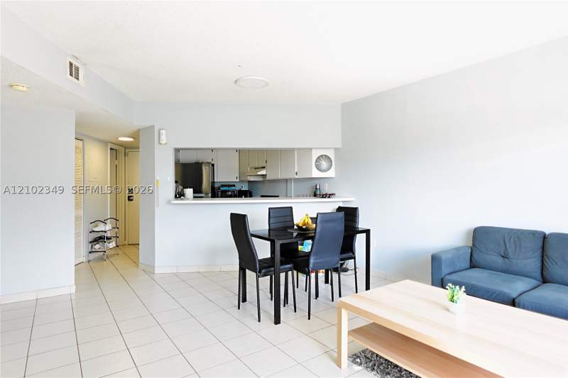 2 bedroom Condominium at 2600 Collins Ave 308, Lake Beach Club Condo, Miami Beach — photo 5