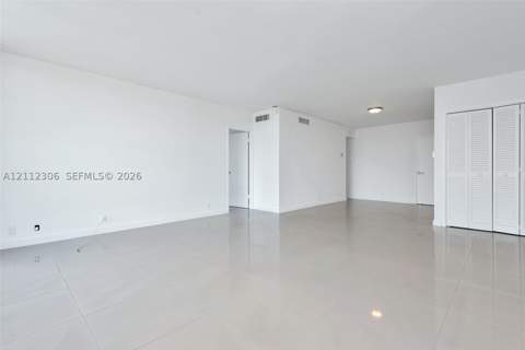 1000 West Ave 510, Miami Beach FL - photo 7 of 39