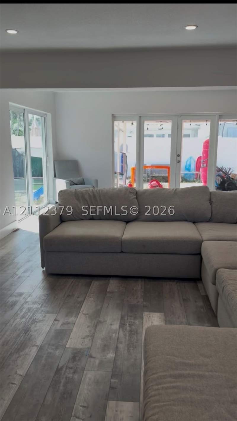 4 bedroom SingleFamilyResidence at 19600 NE 18th Pl, Greyknoll Estates, Miami — photo 2