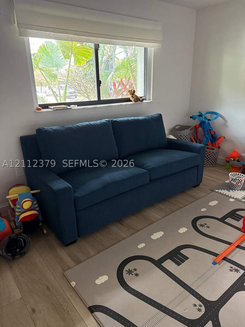 4 bedroom SingleFamilyResidence at 19600 NE 18th Pl, Greyknoll Estates, Miami — photo 3