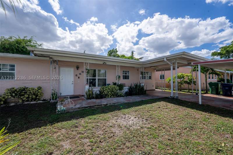 3 bedroom SingleFamilyResidence at 4480 NW 176th St, Carol City 1 St Addn, Miami Gardens — photo 2