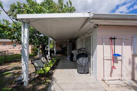 4480 NW 176th St, Miami Gardens FL - photo 9 of 31