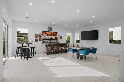 10054 NW 76th Ter, Doral FL - photo 10 of 57