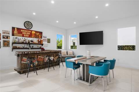 10054 NW 76th Ter, Doral FL - photo 13 of 57