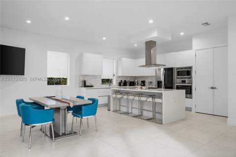 10054 NW 76th Ter, Doral FL - photo 14 of 57