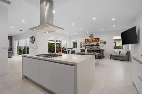 10054 NW 76th Ter, Doral FL - photo 18 of 57