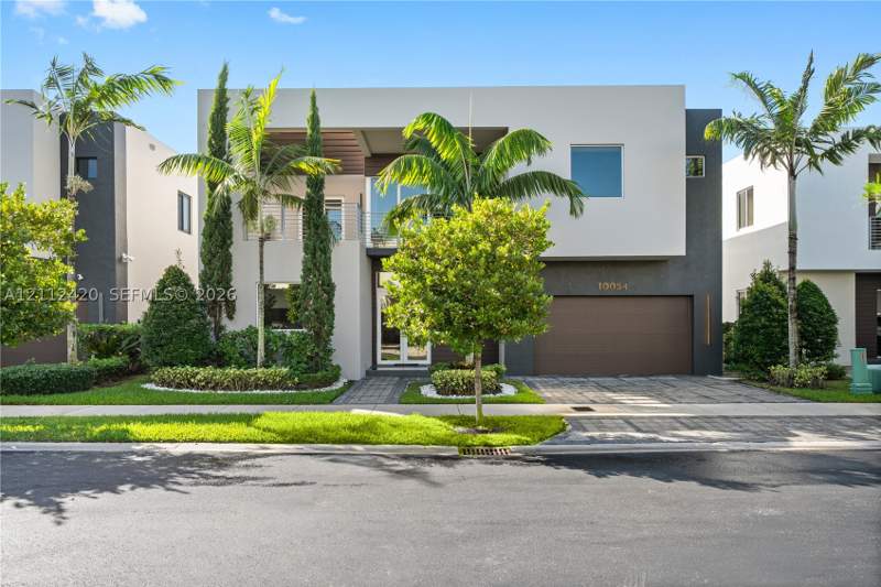 4 bedroom SingleFamilyResidence at 10054 NW 76th Ter, Doral Commons Residential, Doral — photo 3