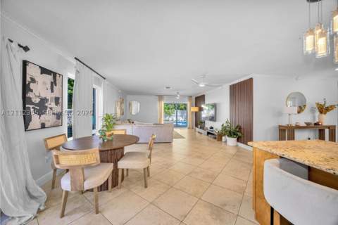 8815 SW 160th St, Palmetto Bay FL - photo 12 of 31
