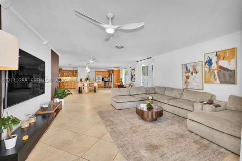 8815 SW 160th St, Palmetto Bay FL - photo 13 of 31