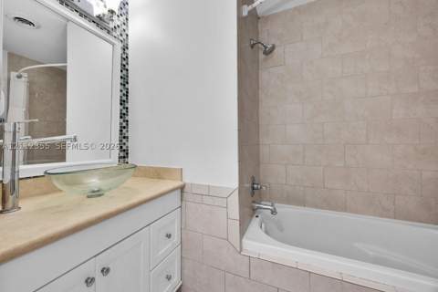 8815 SW 160th St, Palmetto Bay FL - photo 21 of 31