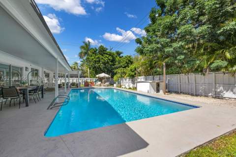 8815 SW 160th St, Palmetto Bay FL - photo 23 of 31