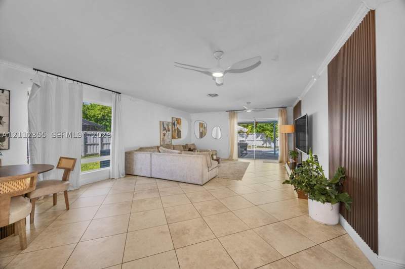 4 bedroom SingleFamilyResidence at 8815 SW 160th St, Coral Reef Estates, Palmetto Bay — photo 3
