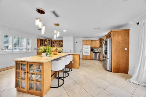 8815 SW 160th St, Palmetto Bay FL - photo 7 of 31
