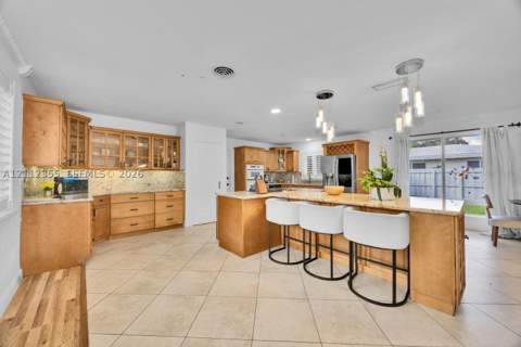 8815 SW 160th St, Palmetto Bay FL - photo 8 of 31