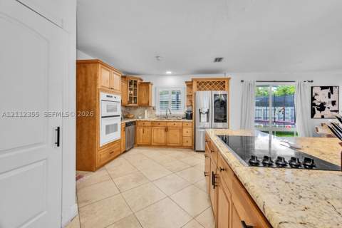 8815 SW 160th St, Palmetto Bay FL - photo 9 of 31