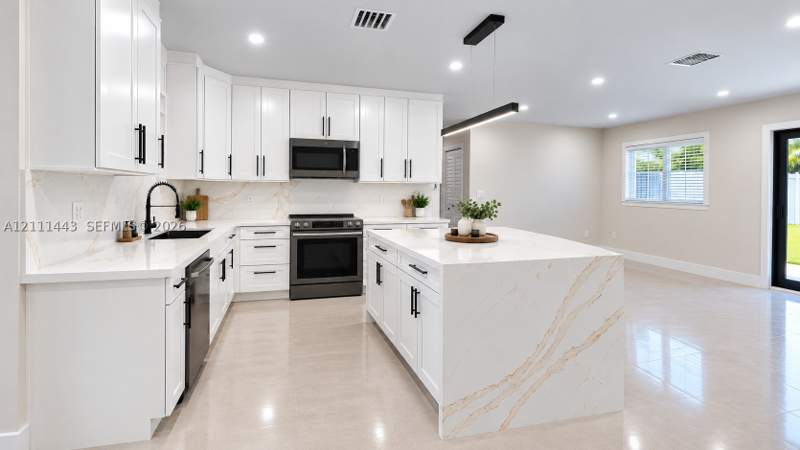 4 bedroom SingleFamilyResidence at 17781 SW 113th Ave, Green Hills Sec 2, Miami — photo 4