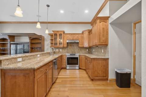 9124 NW 147th Ter, Miami Lakes FL - photo 14 of 33