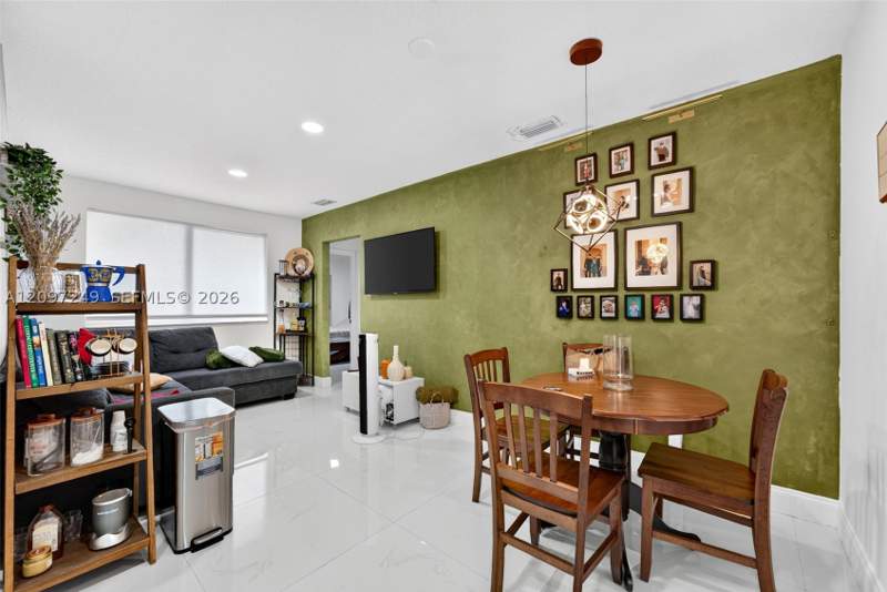 6 bedroom SingleFamilyResidence at 2700 SW 96th Ave, Coral Gardens, Miami — photo 5
