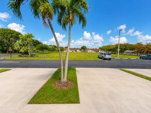 20759 SW 80th Pl, Cutler Bay FL - photo 13 of 15