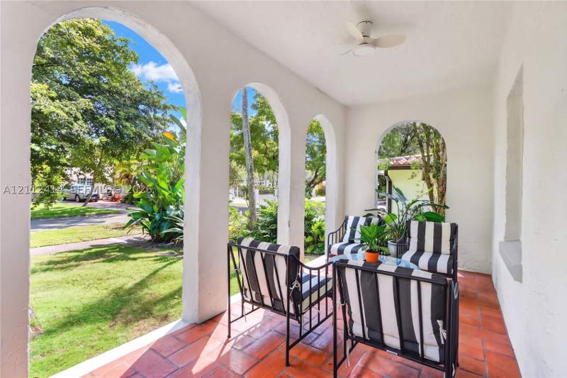 3 bedroom SingleFamilyResidence at 1506 Lisbon St., C Gab Granada Sec Rev, Coral Gables — photo 2