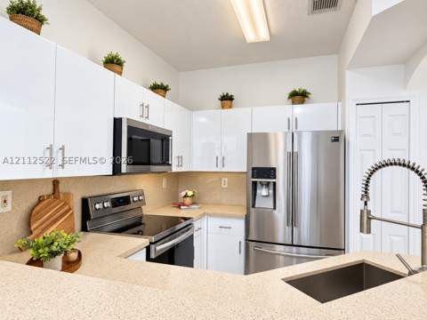 7822 NW 116th Ave, Doral FL - photo 6 of 23