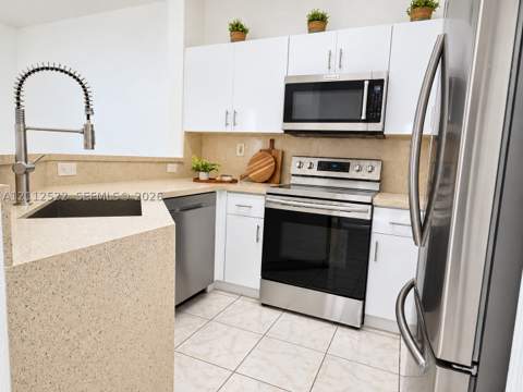 7822 NW 116th Ave, Doral FL - photo 7 of 23