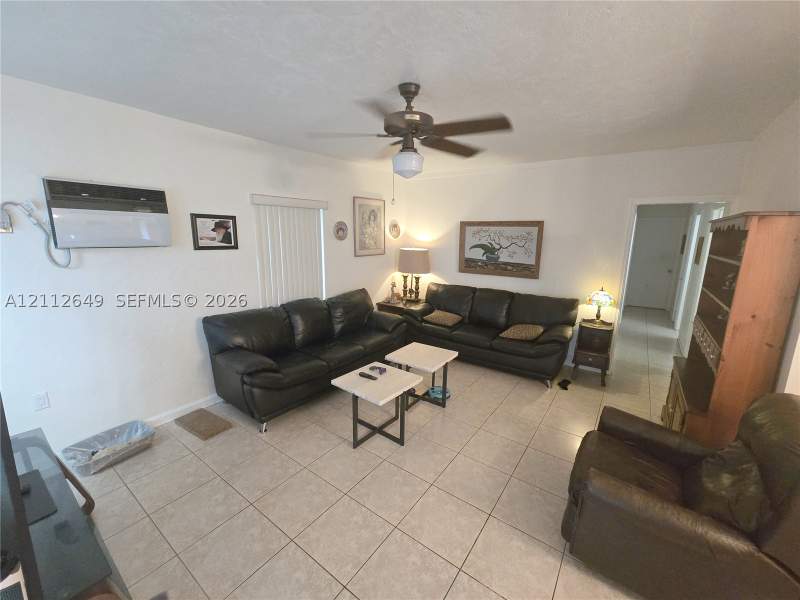 3 bedroom SingleFamilyResidence at 1698 NE 177th St, Fulford By The Sea Sec U, North Miami Beach — photo 4