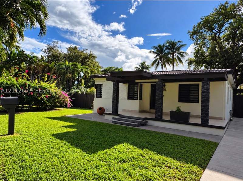 3 bedroom SingleFamilyResidence at 2040 NW 14th St, Durham Park, Miami — photo 2
