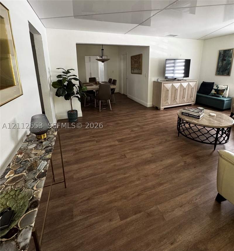 3 bedroom SingleFamilyResidence at 2040 NW 14th St, Durham Park, Miami — photo 4
