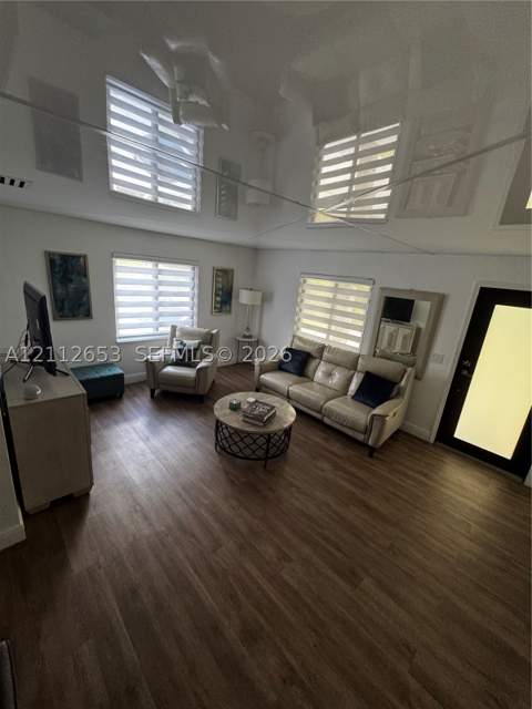 2040 NW 14th St, Miami FL - photo 6 of 23