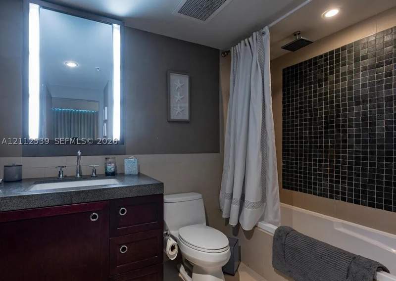 1 bedroom Condominium at 17315 Collins Ave 705, Sole Condo, Sunny Isles Beach — photo 3