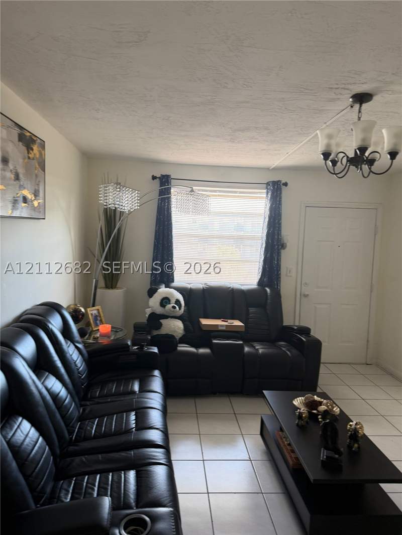 1 bedroom Condominium at 1655 W 44th Pl 435, El Sol Condo, Hialeah — photo 3