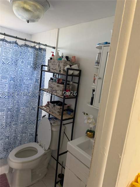 1655 W 44th Pl 435, Hialeah FL - photo 8 of 12