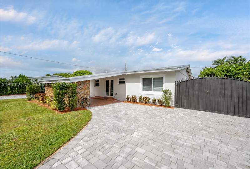 4 bedroom SingleFamilyResidence at 8841 SW 20th St, Coral Park Estates Sec 1, Miami — photo 2
