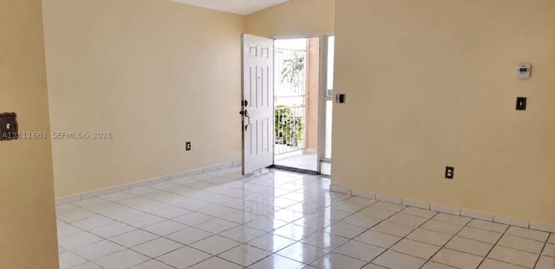 2 bedroom Villa at 9356 NW 121st St, Los Palacios I Condo, Hialeah Gardens — photo 2