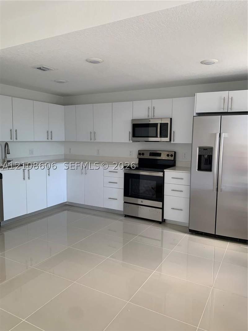 4 bedroom Townhouse at 25843 SW 144th Ct, Paradise One, Homestead — photo 2