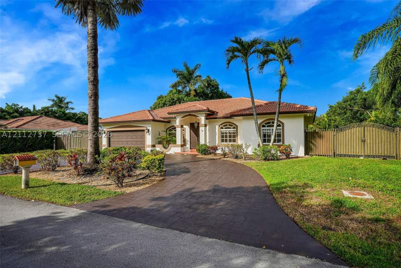 3 bedroom SingleFamilyResidence at 27902 SW 159th Ct, Redlands Forest, Homestead — photo 3