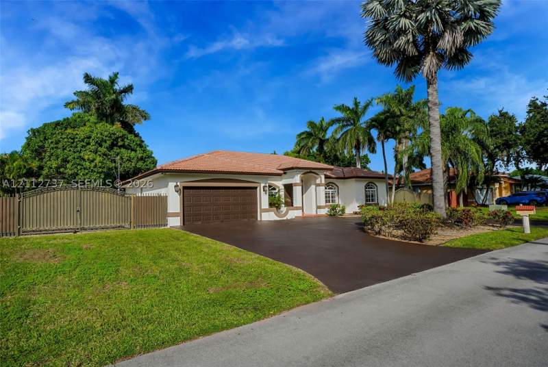 3 bedroom SingleFamilyResidence at 27902 SW 159th Ct, Redlands Forest, Homestead — photo 4