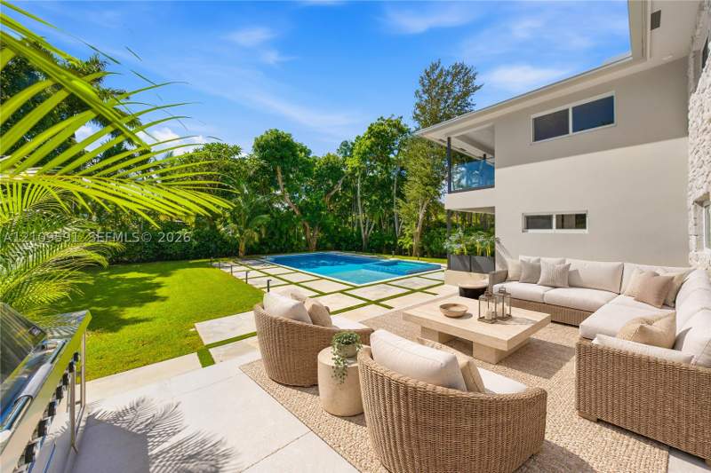5 bedroom SingleFamilyResidence at 864 NE 91st Ter, Golden Gate Park Addn, Miami Shores — photo 3