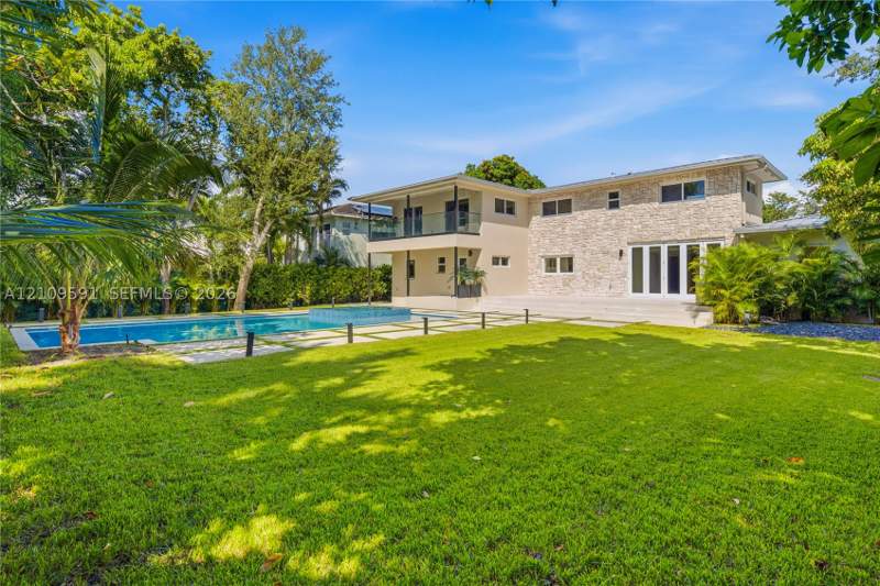 5 bedroom SingleFamilyResidence at 864 NE 91st Ter, Golden Gate Park Addn, Miami Shores — photo 4