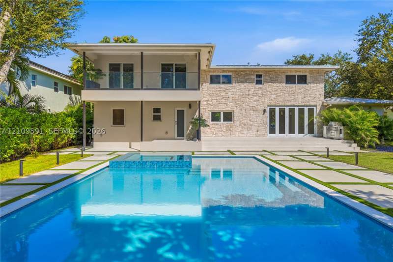 5 bedroom SingleFamilyResidence at 864 NE 91st Ter, Golden Gate Park Addn, Miami Shores — photo 5