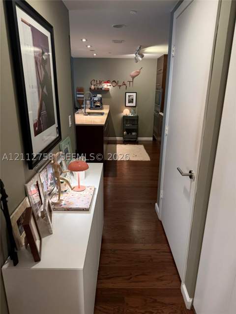 475 Brickell Ave 2011, Miami FL - photo 13 of 29