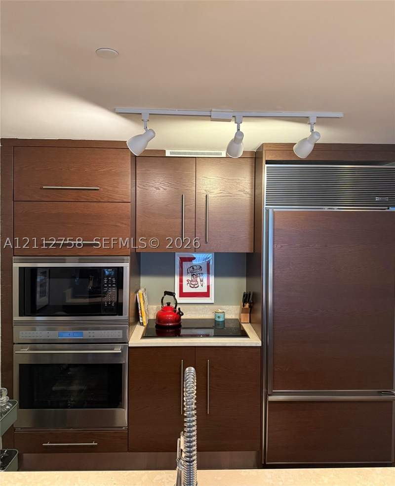 1 bedroom Condominium at 475 Brickell Ave 2011, Iconbrickell Condo No 1, Miami — photo 4