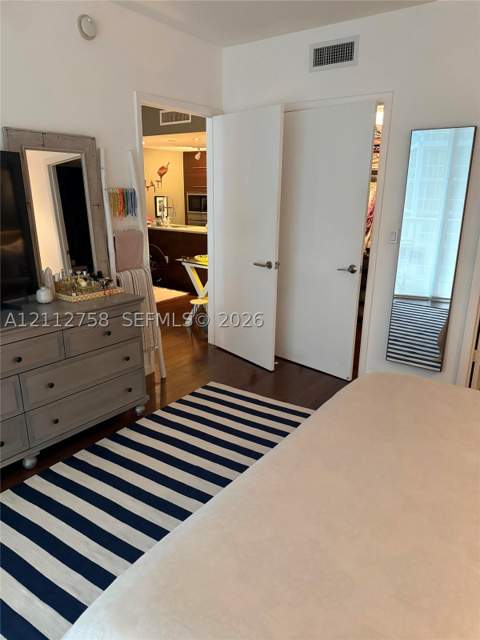 475 Brickell Ave 2011, Miami FL - photo 9 of 29