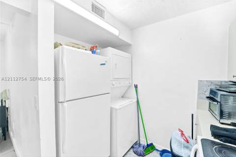 2570 W 67th Pl 14-2, Hialeah FL - photo 10 of 29