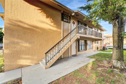 2570 W 67th Pl 14-2, Hialeah FL - photo 16 of 29
