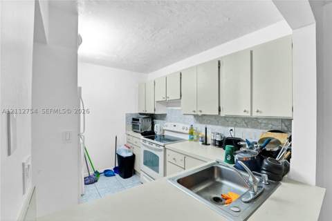 2570 W 67th Pl 14-2, Hialeah FL - photo 6 of 29