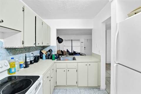 2570 W 67th Pl 14-2, Hialeah FL - photo 9 of 29