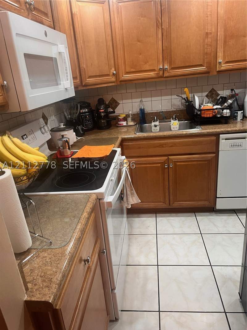 2 bedroom Condominium at 1825 W 44th Pl 302, Imperial Terraces Condo, Hialeah — photo 2