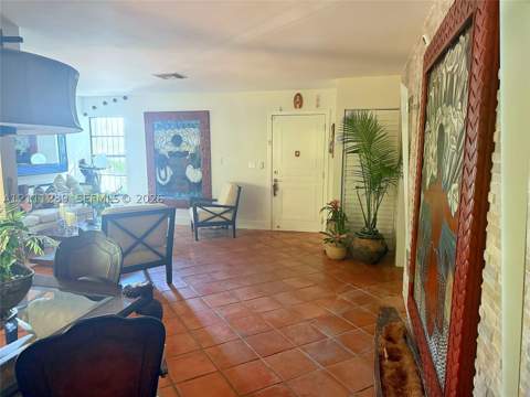 502 NW 98th Ct 502, Miami FL - photo 8 of 17